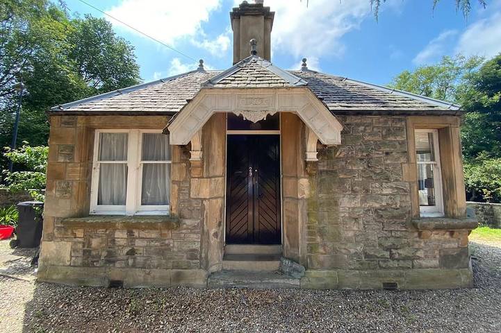 Vacation rental for 4 people, with terrace and yard in Scotland