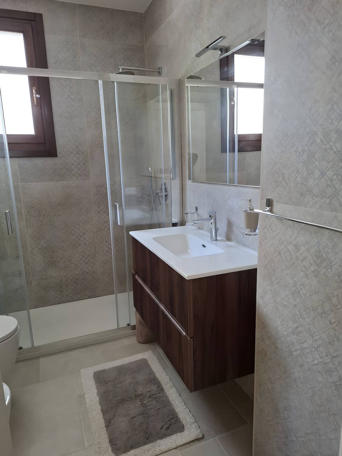 Appartement entier, Appartement 'Piano Terra' avec jardin privé, Wi-Fi et climatisation in Pulsano, Golfe de Tarente