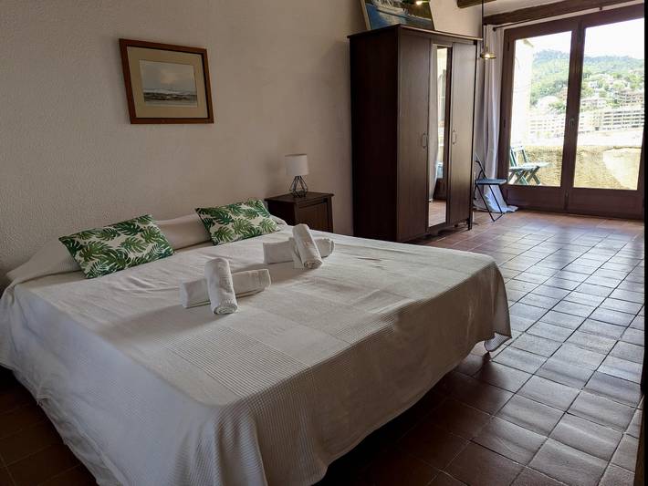 Évadez-vous à Tossa de Mar: Maison à l'intérieur du mur. in Platja Gran (Tossa de Mar), Tossa de Mar