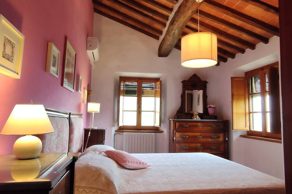 Podere le sorelle-country house 5km from the center of Lucca in Lucca, Provincia de Lucca