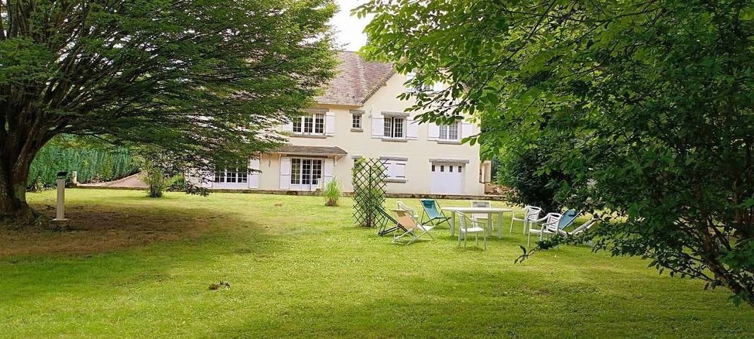 Chambre d’hôte pour 2 personnes, avec jardin ainsi que terrasse et vue à Jouarre