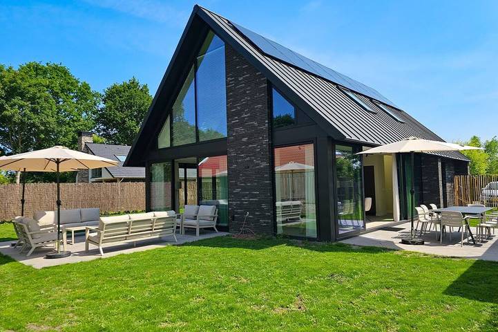 Villa für 10 Personen, mit Garten - 1