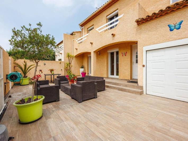 Location de vacances pour 8 personnes, avec piscine et balcon à Saint-Nazaire-de-Pézan - 4