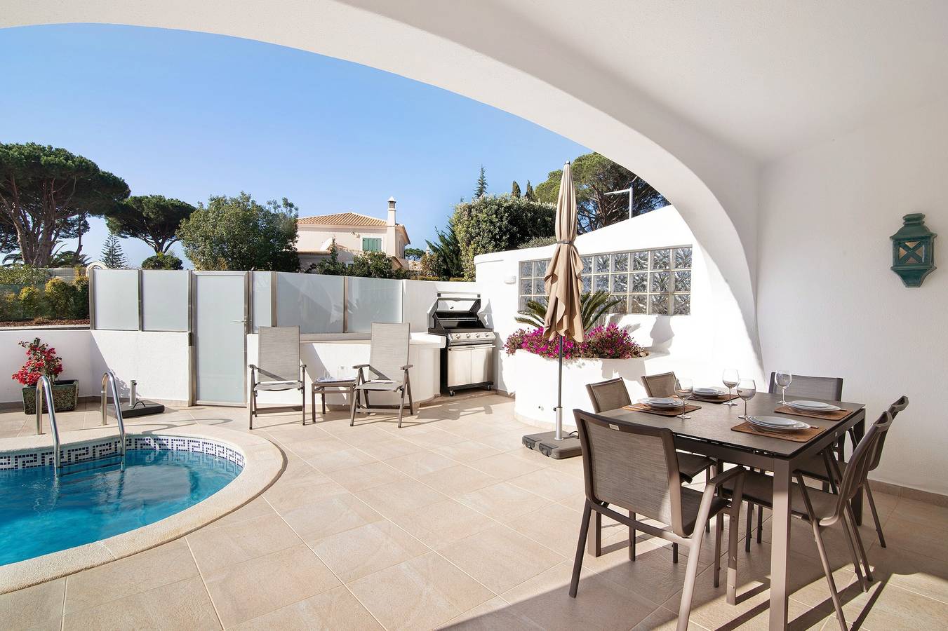 Holiday Home 'Nicola' with Private Pool, Wi-Fi and Air Conditioning in Vale do Lobo, Almancil