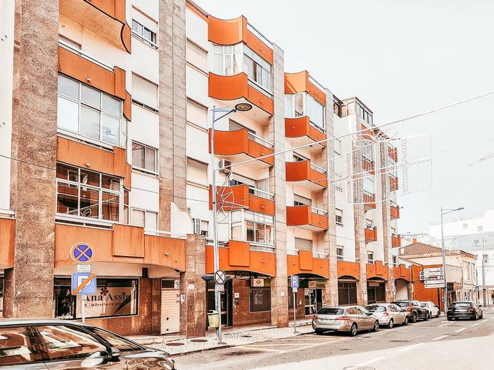 Casa de férias para 4 pessoas, com terraço, adaptado a crianças em Amadora