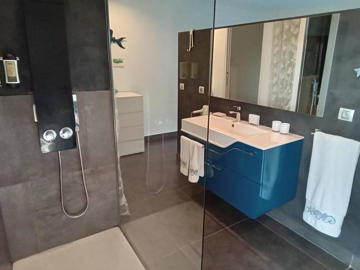 Location de vacances pour 2 personnes, avec jardin et piscine ainsi que terrasse et vue à Manosque - 2