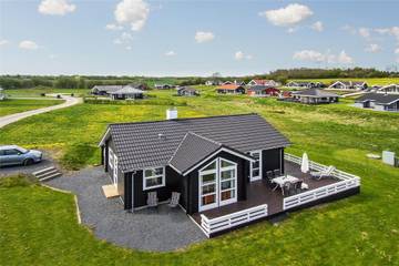Ferienhaus für 8 Personen, mit Whirlpool und Sauna sowie Terrasse in Nordborg