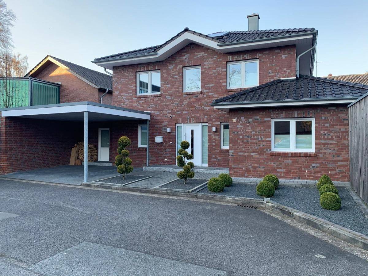 Stadtvilla Lingen zentrumsnah mit 3 Schlafzimmern, Terrasse & Parkplatz in Lingen (Ems), Emsland