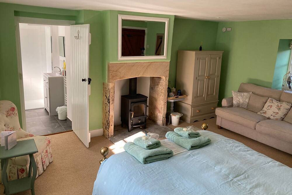 Doppelzimmer-Superior-Ensuite Dusche-Gartenblick-The Green Room in Somerset