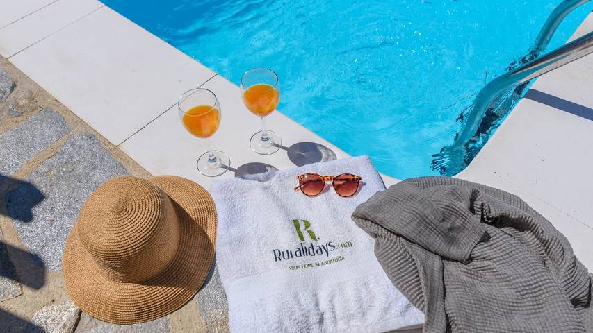 Chalet para 10 personas, con balcón/terraza y piscina en Valle del Genal - 2