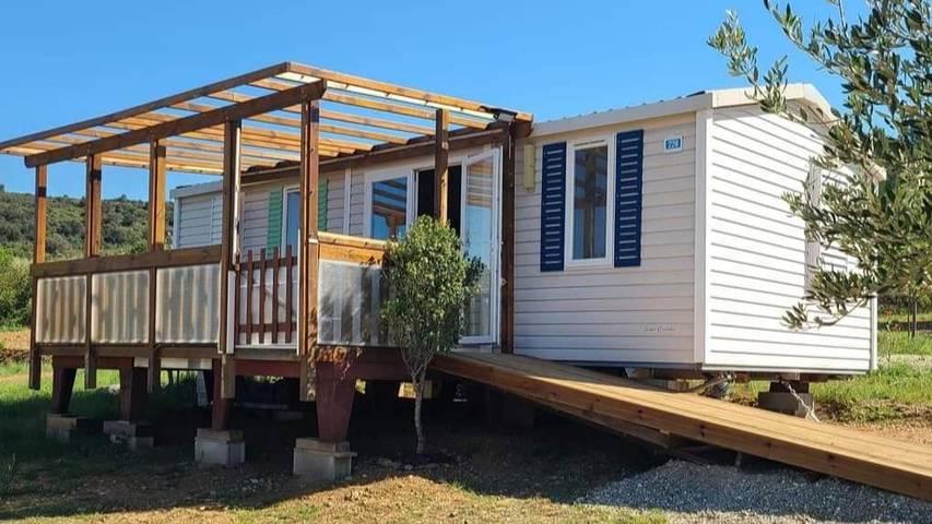 Location de vacances pour 6 personnes, avec vue ainsi que jardin et terrasse, animaux acceptés à Paziols - 2