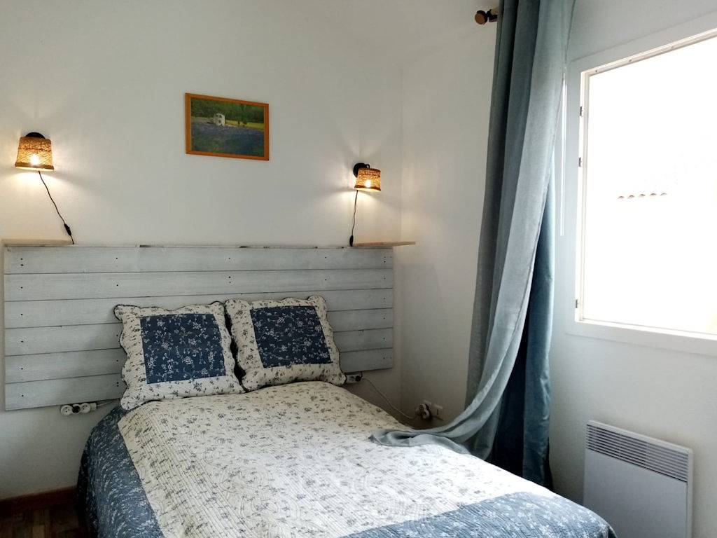 Mazet 3 chambres 6 couchages terrasse à 200m de la plage, Var in La Londe-les-Maures, Région de Toulon