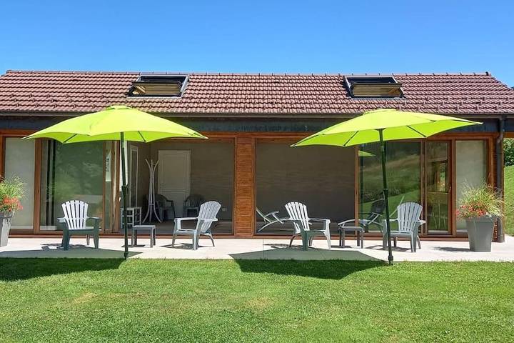 Gîte pour 10 personnes, avec jardin ainsi que piscine et vue dans Lélex - Crozet - 2