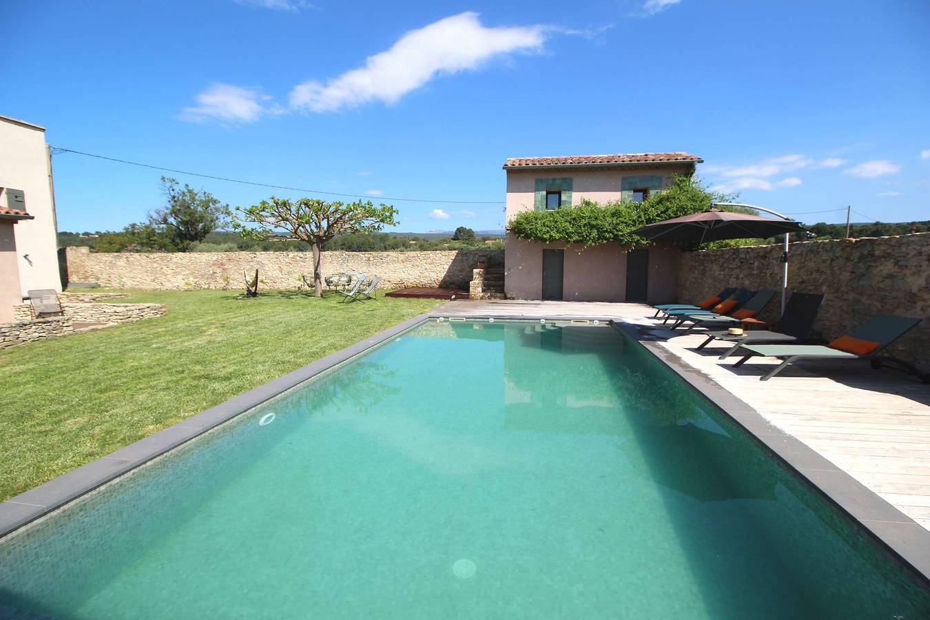 Country house for 15P. Le Castellet, Var, private pool, beaches 6 mls. in Le Castellet, Toulon region