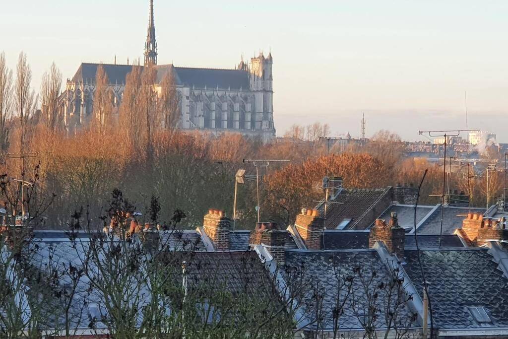 Maison Famille-Confort-Terrasse Jardin-Vue Cathédrale in Amiens, Région d'Amiens