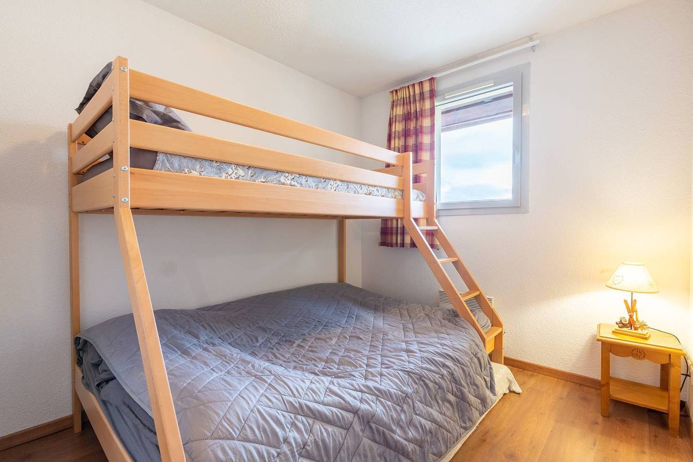 Entire holiday apartment, Grand Appartement à Peyragudes pour 6 personnes in Germ, French Pyrenees