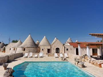 Cottage pour 4 personnes, avec jardin ainsi que vue et piscine à Noci