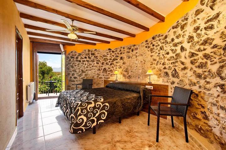 Hôtel pour 4 personnes, avec jardin ainsi que piscine et terrasse, animaux acceptés à Peralada