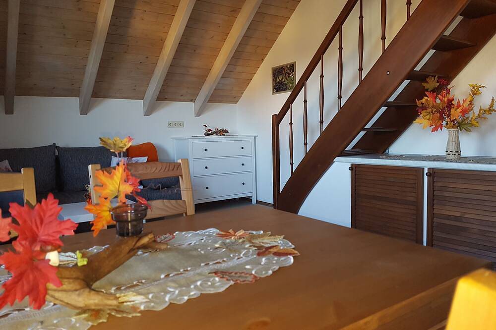 Ganze Wohnung, Gemütliche Ferienwohnung im schönen Erzgebirge - Wohnung Herbst in Eibenstock, Erzgebirge