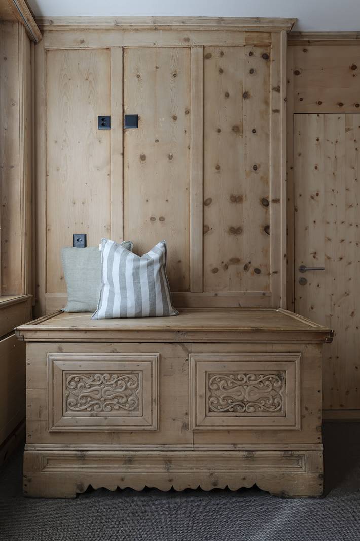 Boutique Hotel Üja - Doppelzimmer mit Balkon in Scuol, Unterengadin