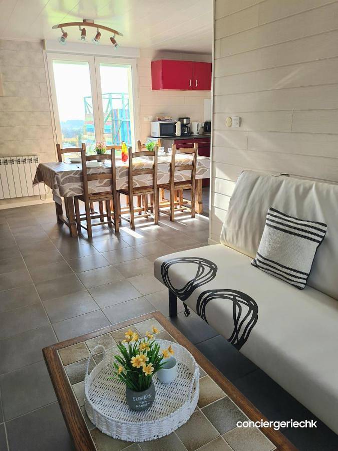 Location de vacances pour 6 personnes, avec vue ainsi que jardin et terrasse à La Flocellière - 2