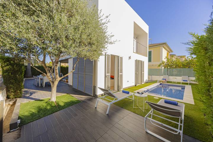 Villa für 7 Personen, mit Balkon und Seeblick sowie Garten - 1
