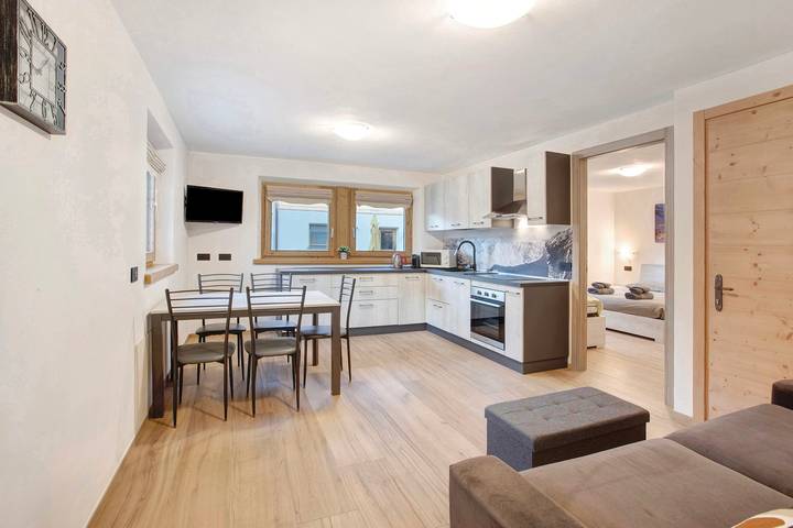 Hel lejlighed, Apartment 'Palipert Flowers House' with Mountain View, Shared Garden and Wi-Fi in Livigno, Valtellina