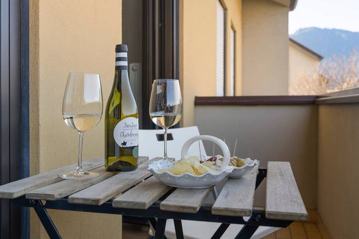 Entire apartment, Apartment 'Moser P' with Mountain View, Balcony and Wi-Fi in Levico Terme, Lago di Caldonazzo