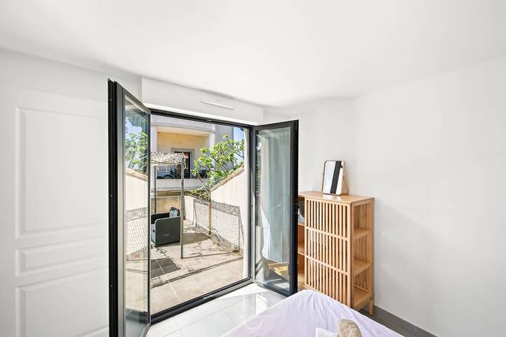 Gîte pour 6 personnes, avec terrasse dans Plage Font Brun Carqueiranne - 4