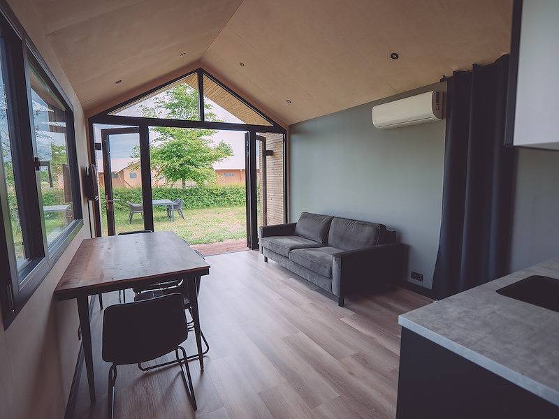 Vakantiefriesland — Tiny house Bant right next to the forest in Bant, IJsselmeer