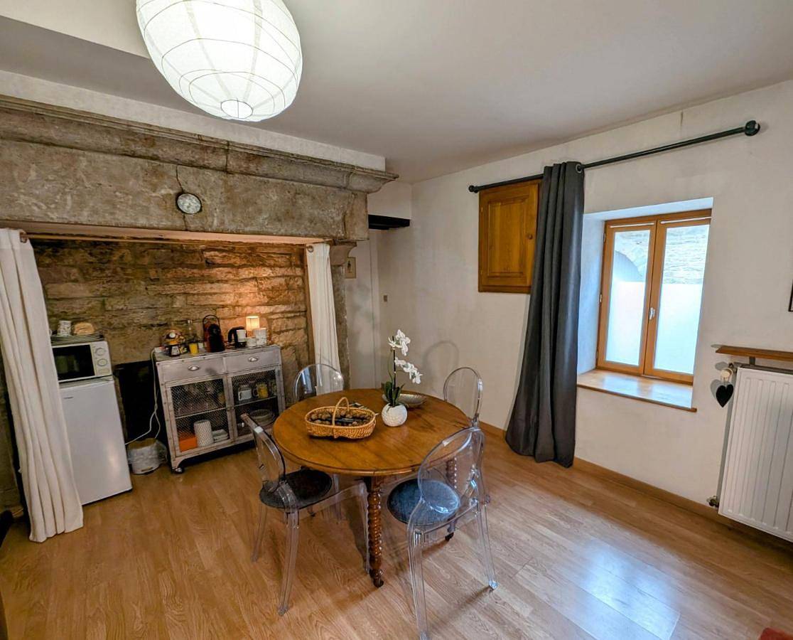 Classic Triple Room in Bucey-lès-Gy, Haute-Saône