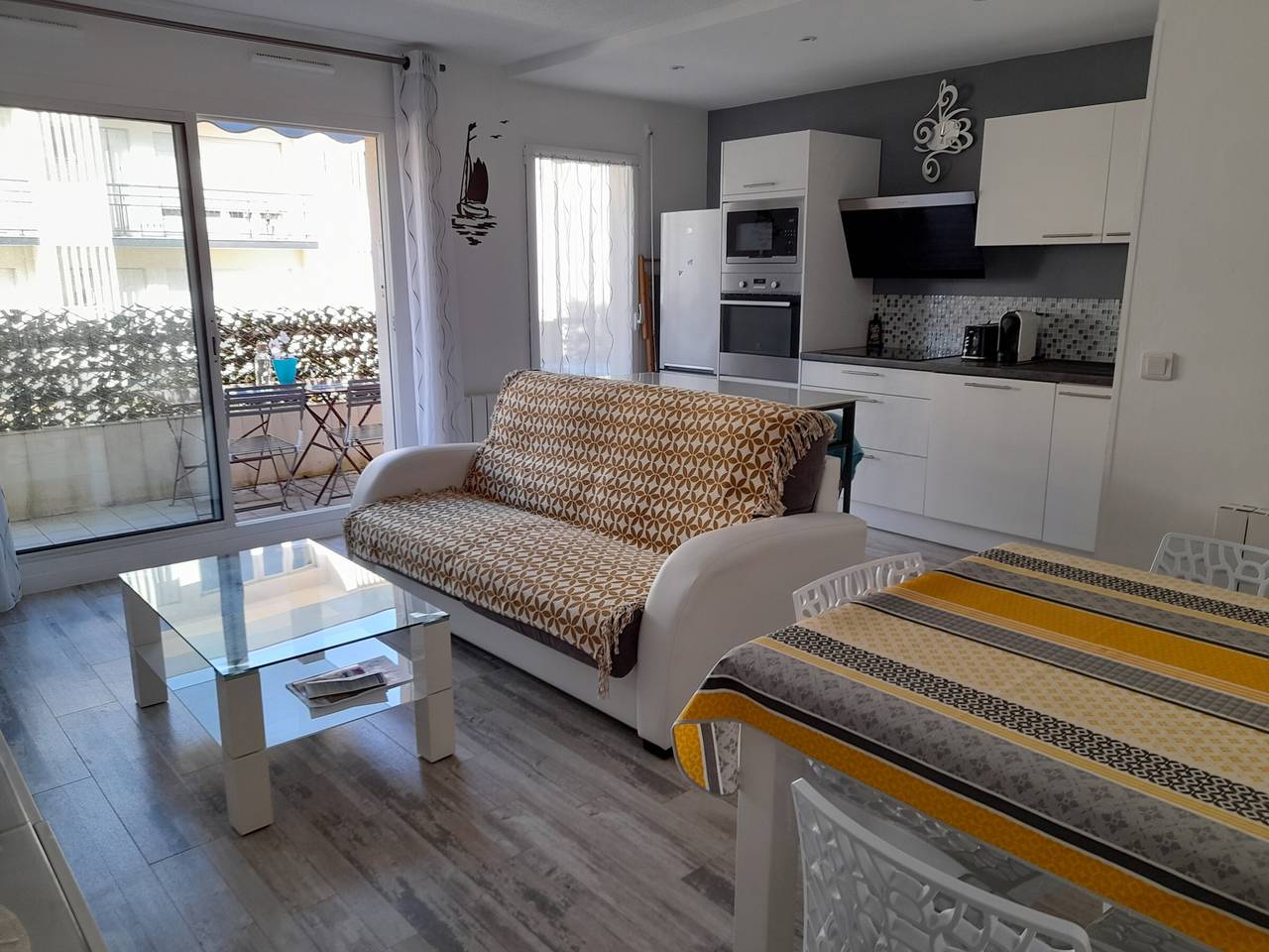 Entire apartment, Arcachon Center - T2 with Private Parking - Cleaning Included in Arcachon, Arcachon region