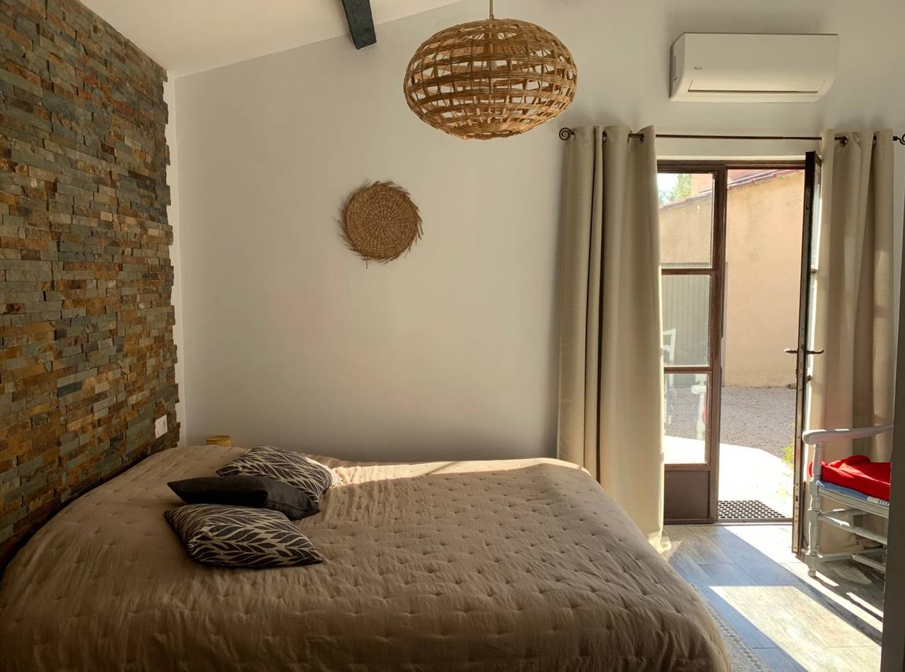 Chambres d'hôtes la Villa en Luberon - Chambre Ventoux in Puget, Parc naturel régional du Luberon