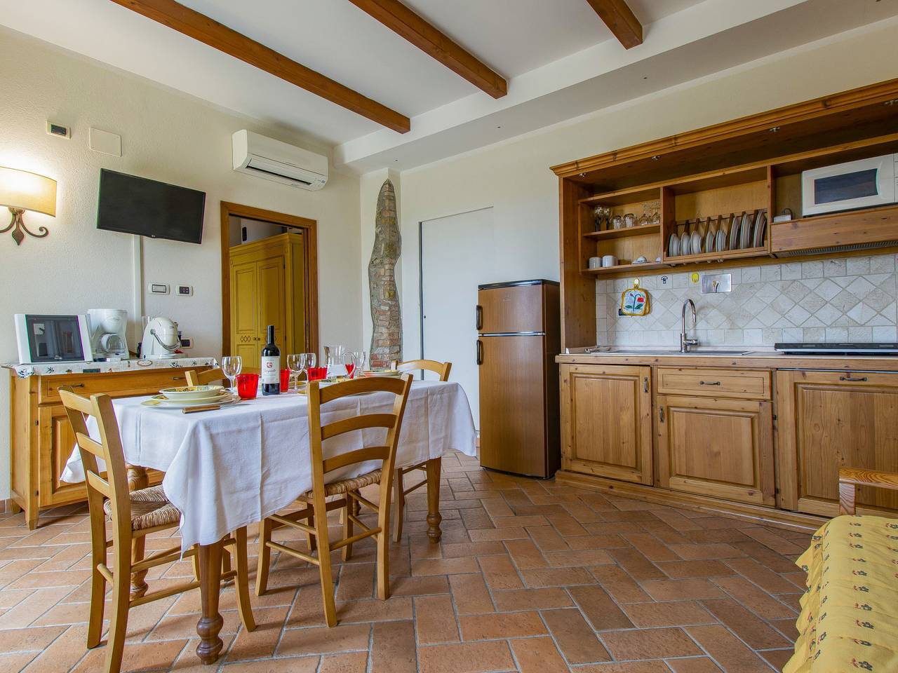 Ganze Wohnung, Giallo in Lajatico, Pisa Provinz