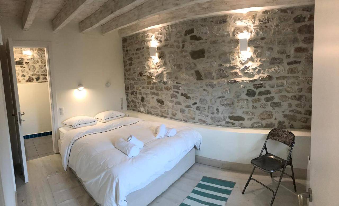 Footpath House / Ολόκληρο σπίτι στο Μεγάλο Χωριό in Eurytanie