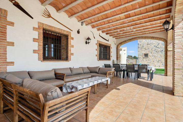 Casa de vacaciones 'Mas Del Vedell' con piscina privada, Wi-Fi y aire acondicionado in La Ampolla, Delta del Ebro