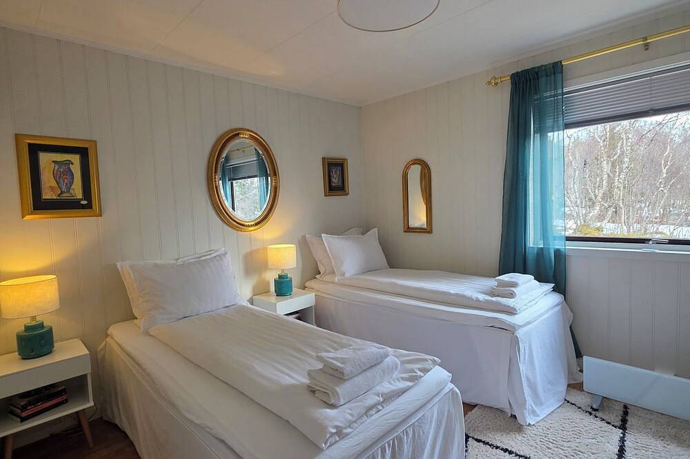 New! Sea view villa with sauna La Casa Senja in Senja, Berg (Norwegen)