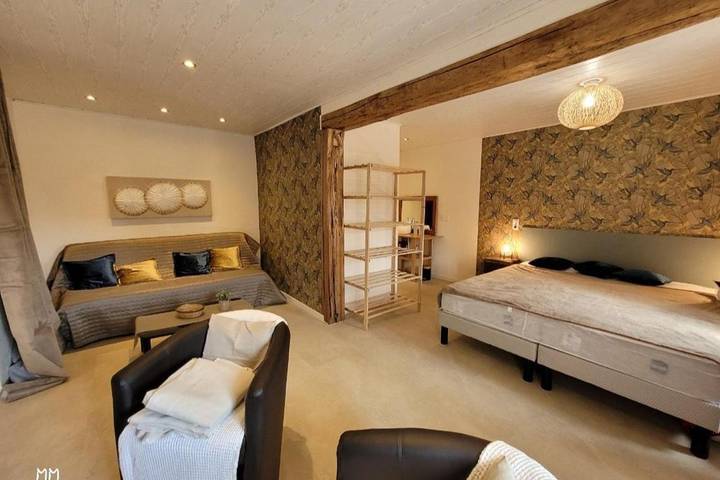 Cottage pour 2 personnes, avec terrasse ainsi que jardin et piscine à Saint-Germain-de-Salles