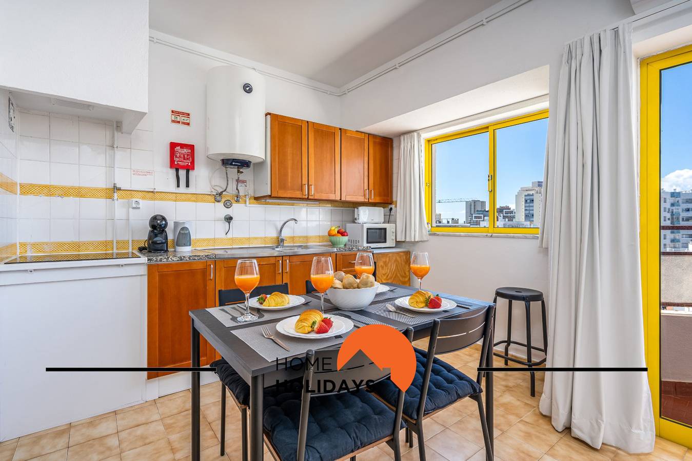 Ganze Wohnung, #303 Atlantida Apartment | Beach Nearby in Praia da Rocha, Portimão