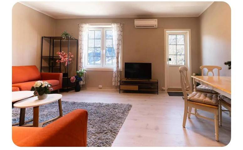 Ferienhaus für 5 Personen, mit Balkon und Terrasse sowie Garten und Seeblick in Odda