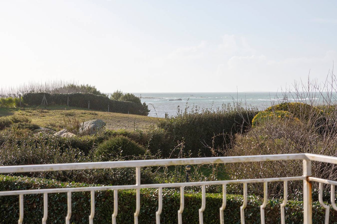 Fenêtres sur l'infini bleu- vue & accès mer in Le Cabellou, Concarneau