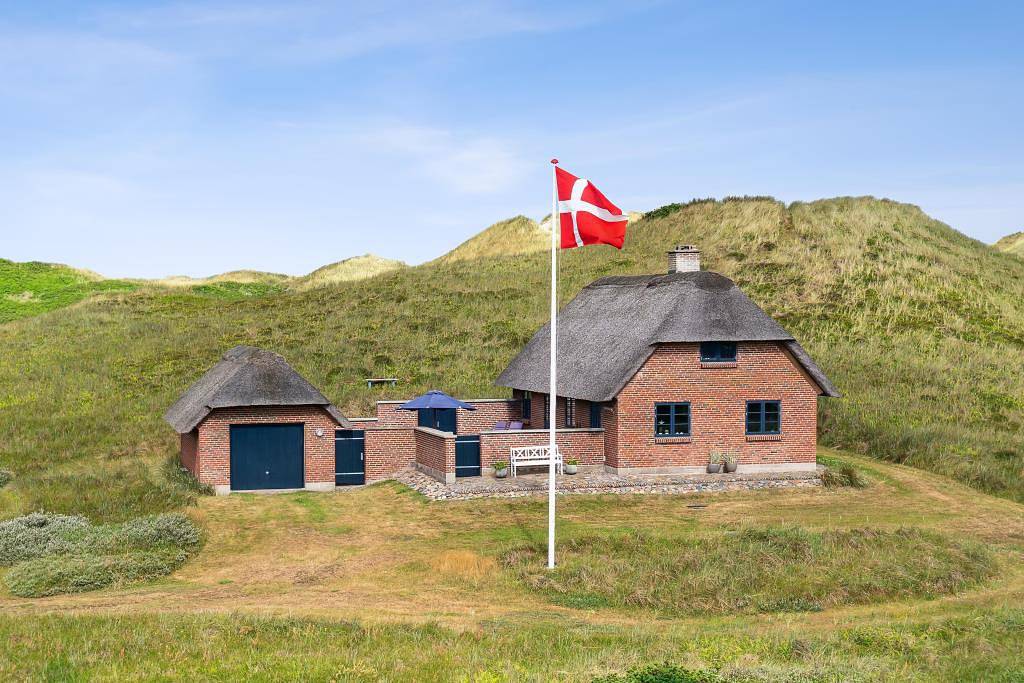 Rustikales Ferienhaus mitten in den Dünen – Nur 200 m zum Strand! in Tim, Ulfborg