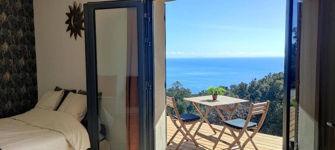 Chambre d’hôte pour 2 personnes, avec Terrasse et Vue à Brando