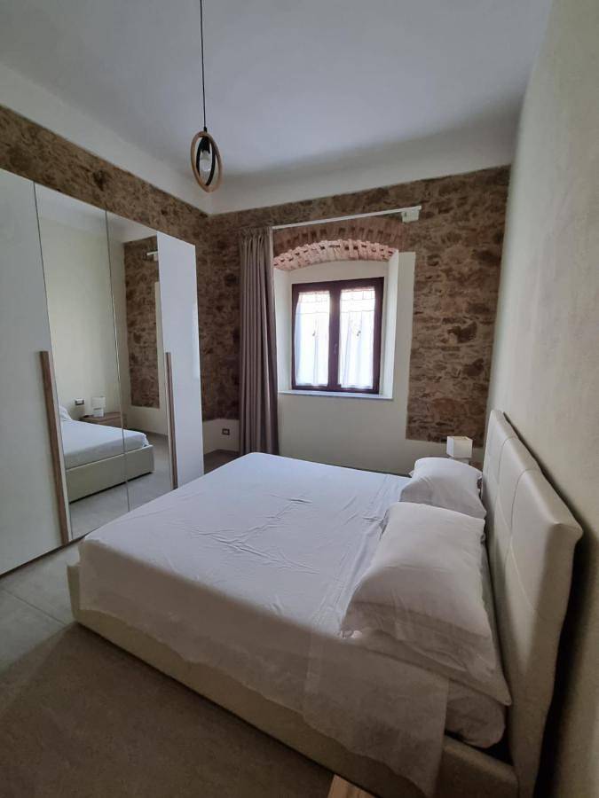 Gîte pour 4 personnes, avec terrasse et vue à Iglesias - 2