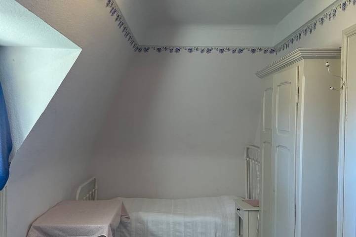 Ganze Wohnung, Lovingly furnished attic vacation apartment in Vosges house (maximum 4 peopl) in Hohrod, Regionaler Naturpark Belchen der Vogesen