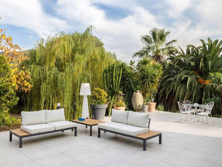 Ferienhaus für 8 Personen, mit Balkon und Terrasse sowie Garten und Pool