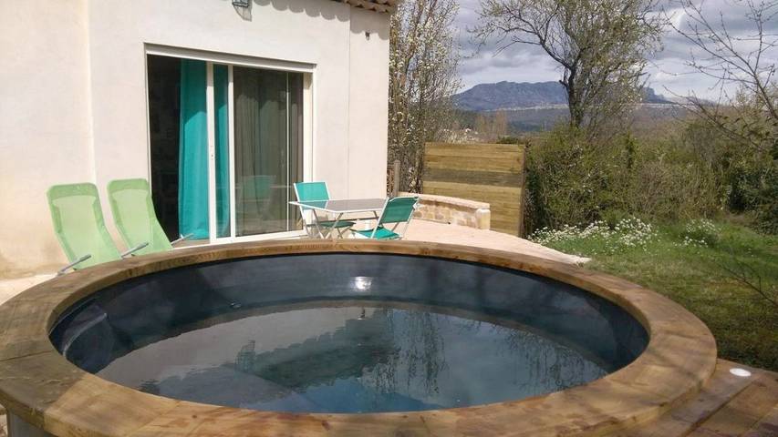 Location de vacances pour 2 personnes, avec jardin ainsi que piscine et vue à Meyreuil - 3