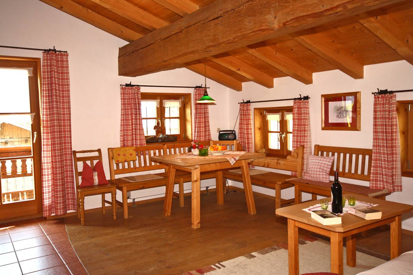 Bergbauernhof Simmerl - Ferienwohnung Spitzstein 65 qm mit zwei Schlafzimmer und Balkon in Aschau im Chiemgau, Bayerische Alpen