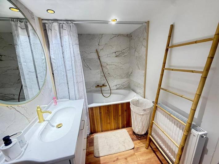 Gîte pour 4 personnes, avec terrasse à Lons-le-Saunier - 2