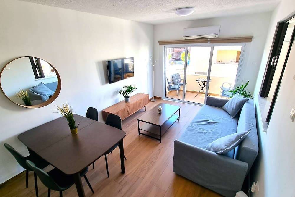 Apartamento entero, Sea View Apt - 2 min walk to the Beach + 200Mbit in Lárnaca, Distrito de Larnaca